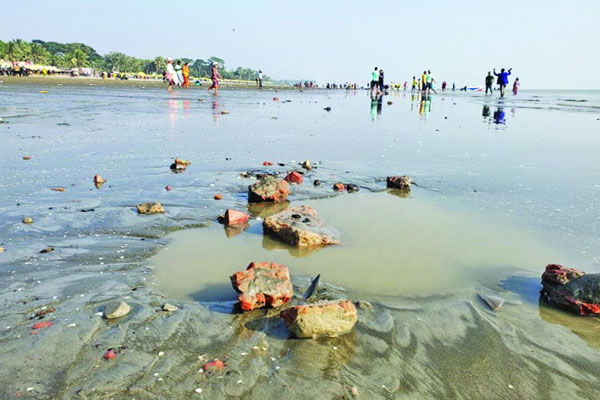 বেহাল কুয়াকাটা সৈকত