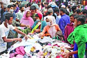 শীতের তীব্রতা বেশি থাকায় জমে উঠেছে গরম কাপড় বেচাকেনা