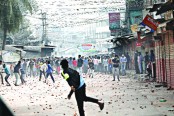 মিরপুরে উচ্ছেদ অভিযানে বাধা, পুলিশের সঙ্গে সংঘর্ষ