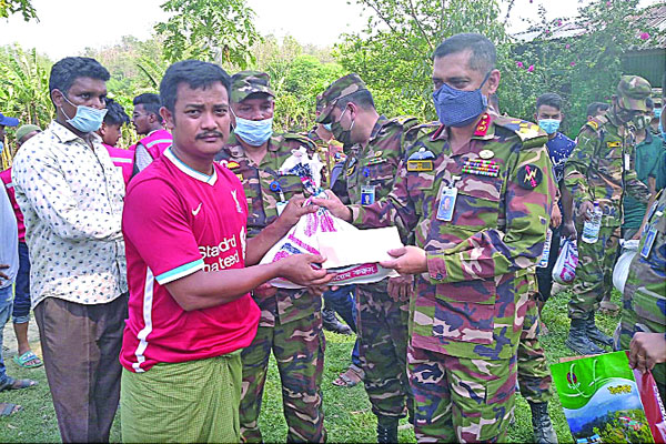 বান্দরবানে অগ্নিকান্ডে ক্ষতিগ্রস্তদের আর্থিক সহায়তা 