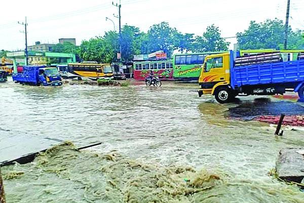 চট্টগ্রামে কমছে খাল, বাড়ছে জলাবদ্ধতা