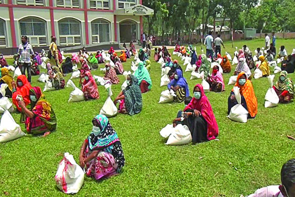 কষ্টের দিনে বসুন্ধরার ত্রাণ খুব উপকার করিল বাহে
