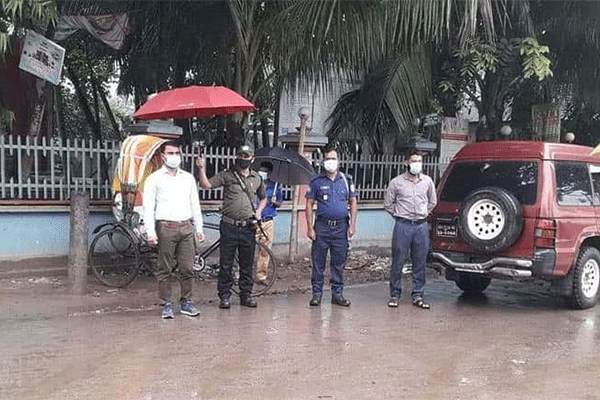 রংপুরে লকডাউন বাস্তবায়নে 
তৎপর প্রশাসন