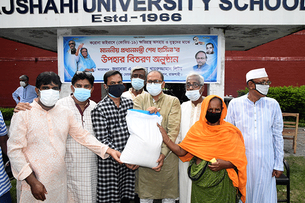 রাসিক মেয়রের উদ্যোগে খাদ্য সহায়তা পেল ৩৬০০ পরিবার