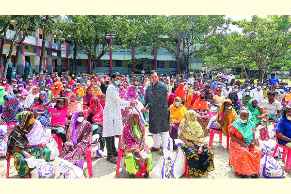 রাজশাহীর আরও ১২০০ পরিবার পেল বসুন্ধরার খাদ্য সহায়তা