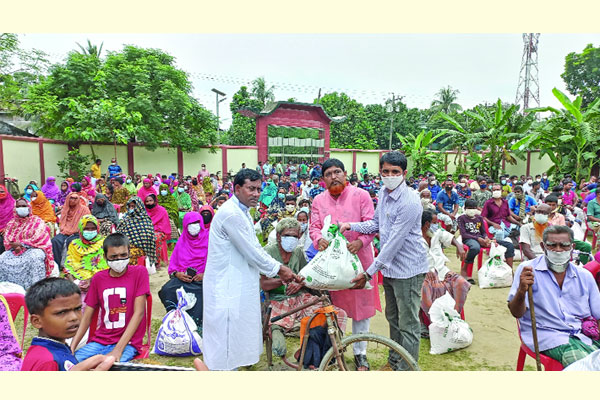 রাজশাহীতে দরিদ্রদের মুখে হাসি ফোটাল বসুন্ধরা