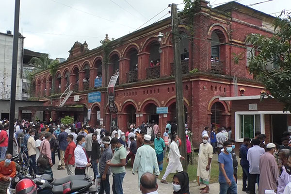 বরিশালে প্রশাসনের মামলায় গ্রেফতার আওয়ামী লীগের ১২ নেতাকর্মীর জামিনের আবেদন