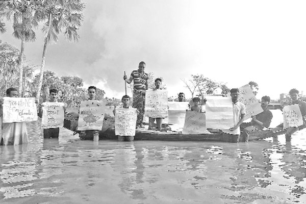 টেকসই বাঁধ নির্মাণ, জলাবদ্ধতা নিরসন চান উপকূলবাসী
