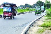 নিষিদ্ধ থ্রি-হুইলার দাপিয়ে বেড়াচ্ছে ২২ মহাসড়ক