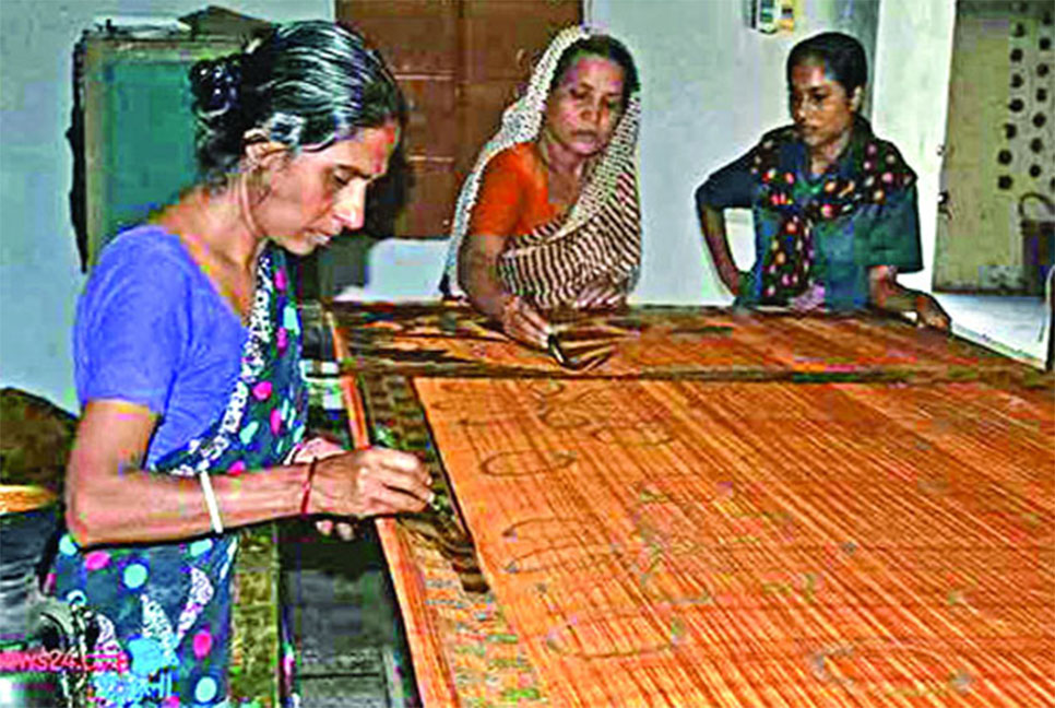 রেশমের সুদিনের অপেক্ষায়