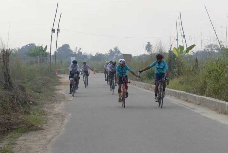 সাইকেলে ১৬৭০ কিলোমিটার পাড়ি দিয়ে ৪ বাংলাদেশির বিশ্বরেকর্ড