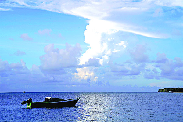 সাগরতলে অগ্ন্যুৎপাতের পর টোঙ্গায় সুনামি