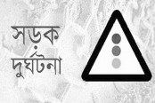 সড়কে বাবা-ছেলেসহ সাতজন নিহত