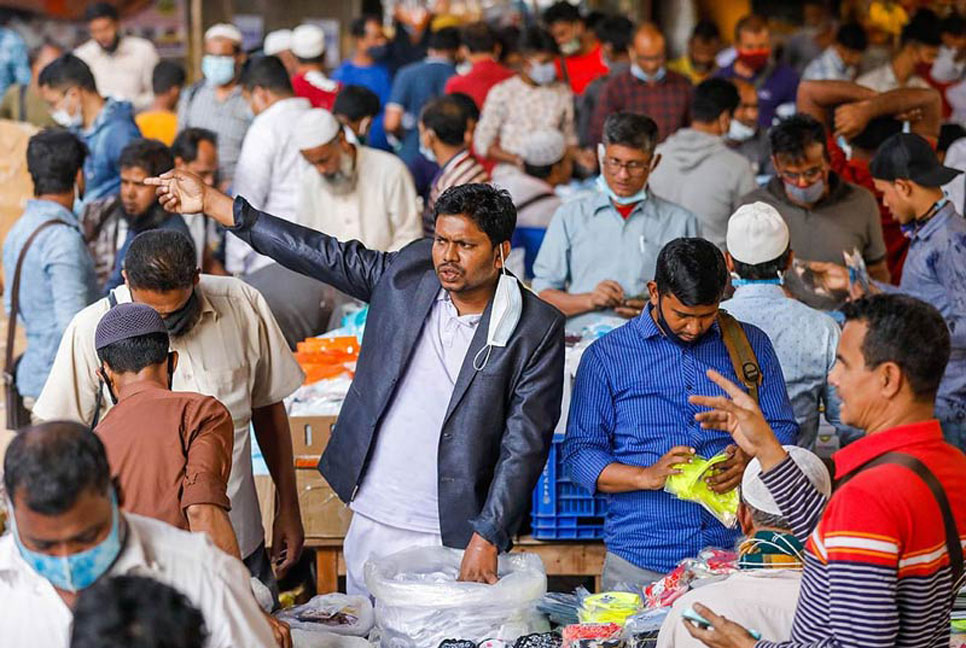 মাস্ক পরতে অনীহা রাজধানীবাসীর, আছে উদাসীনতা