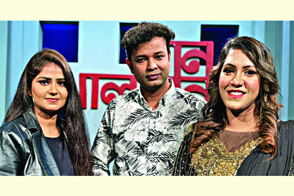 ‘গান আলাপন’-এ রেশমি-পূজা