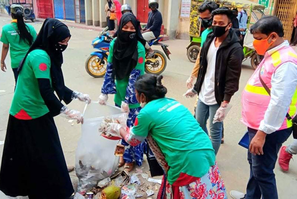 টিম খোরশেদ ও বিডি ক্লিনের যৌথ পরিচ্ছন্নতা অভিযান