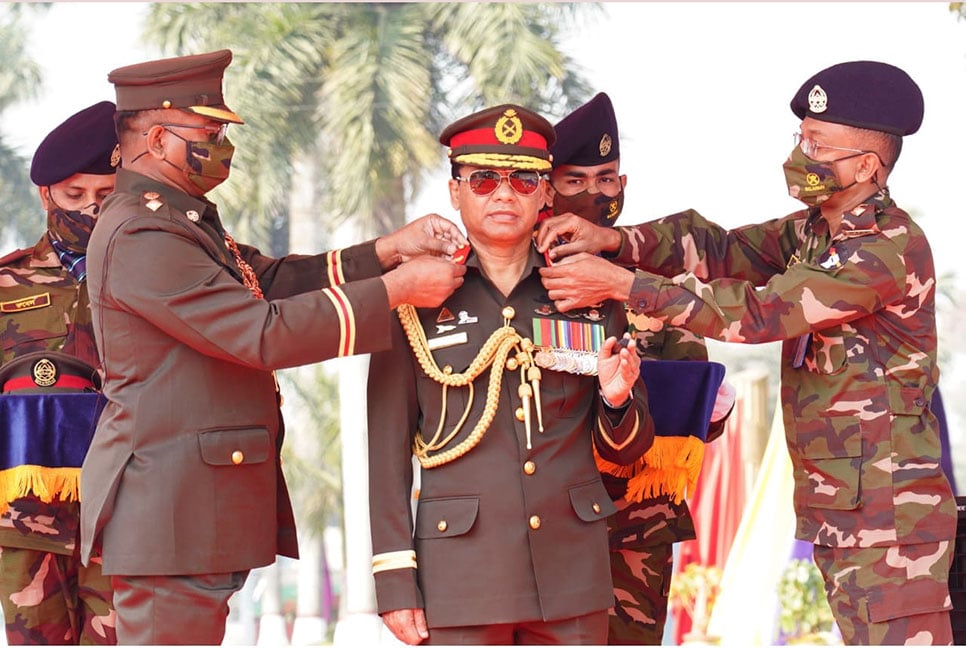 কোর অব সিগন্যালস্-এর ‘কর্নেল কমান্ড্যান্ট’ হিসেবে অভিষিক্ত হলেন সেনাপ্রধান