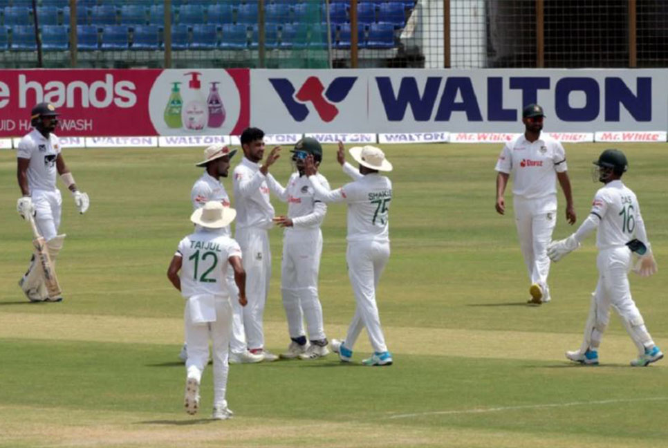 লঙ্কানদের দ্রুত অলআউটের লক্ষ্যে মাঠে টাইগাররা