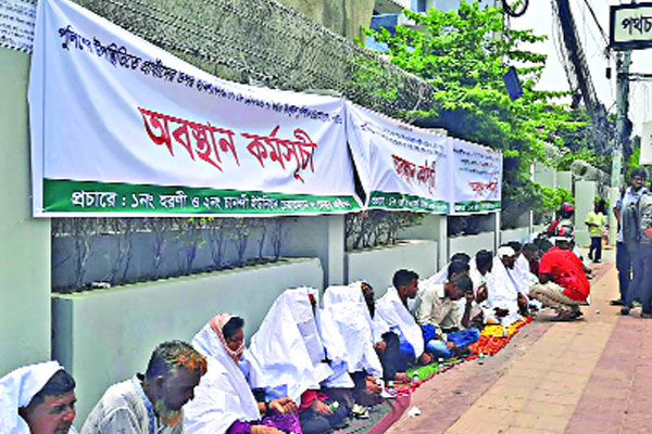 বিষ-কাফনের কাপড় নিয়ে ইসির সামনে প্রার্থীদের অবস্থান