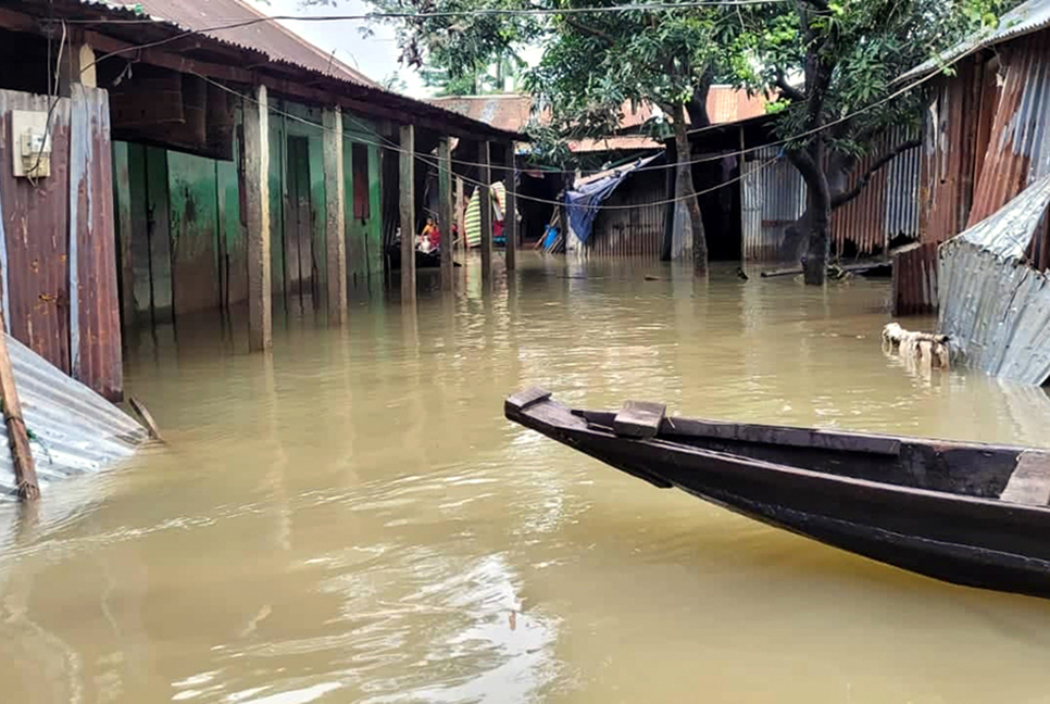 বন্যা ও দুর্যোগের দেশ