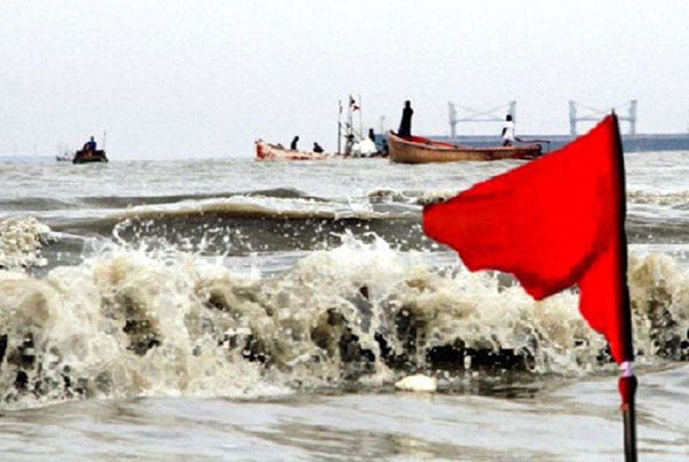 জলোচ্ছ্বাসের শঙ্কা, চার সমুদ্রবন্দরে ৩ নম্বর সতর্ক সংকেত