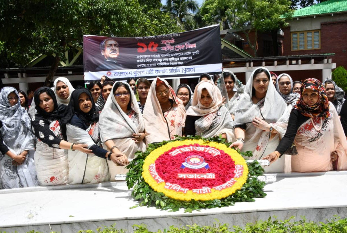 বঙ্গবন্ধুর সমাধিতে পুনাকের শ্রদ্ধা 