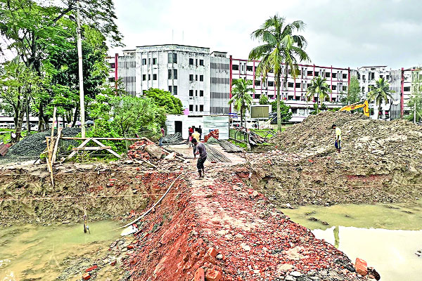 উন্নয়নের নামে জনদুর্ভোগ