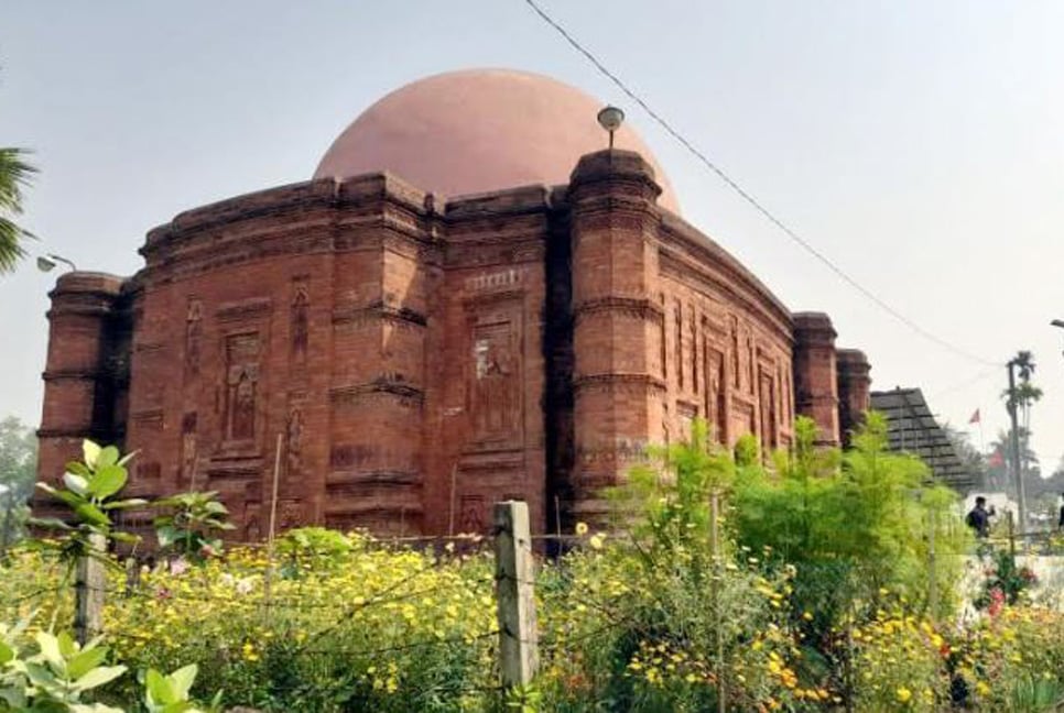 কালের সাক্ষী হয়ে দাঁড়িয়ে আছে উচাইল শাহী মসজিদ