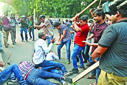 ছাত্রদলকে পিটিয়ে ক্যাম্পাসে ঢুকতে দেয়নি ছাত্রলীগ