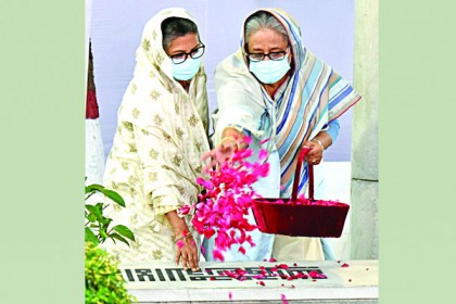 যুদ্ধ-অস্ত্র প্রতিযোগিতা বন্ধ হোক, শান্তি ফিরে আসুক