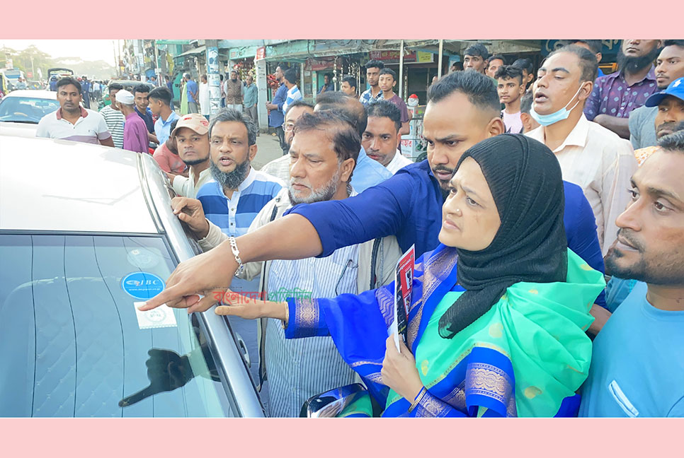 ইলিয়াসপত্মীর গাড়িতে ছাত্রলীগের হামলার অভিযোগ