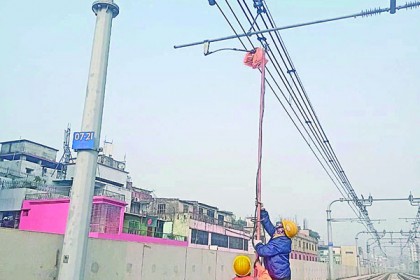 থার্টিফার্স্টে ফানুস আতঙ্ক চলাচল বিঘ্ন মেট্রোরেল