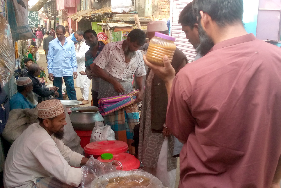 গোলের গুড়ে বাজিমাত, বছরে বিক্রি ৩ কোটি টাকা