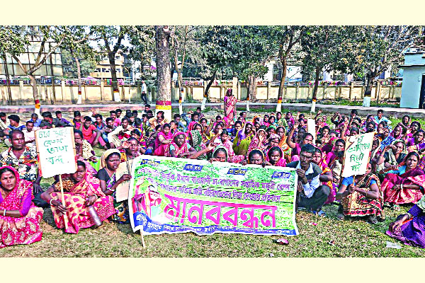 হবিগঞ্জে বন্ধ দুটি চা-বাগান শ্রমিকরা মানবেতর জীবনে