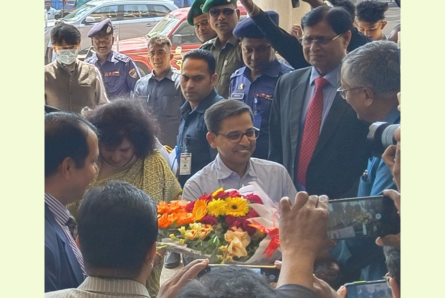 ভারতীয় হাইকমিশনারের বেনাপোল বন্দর পরিদর্শন