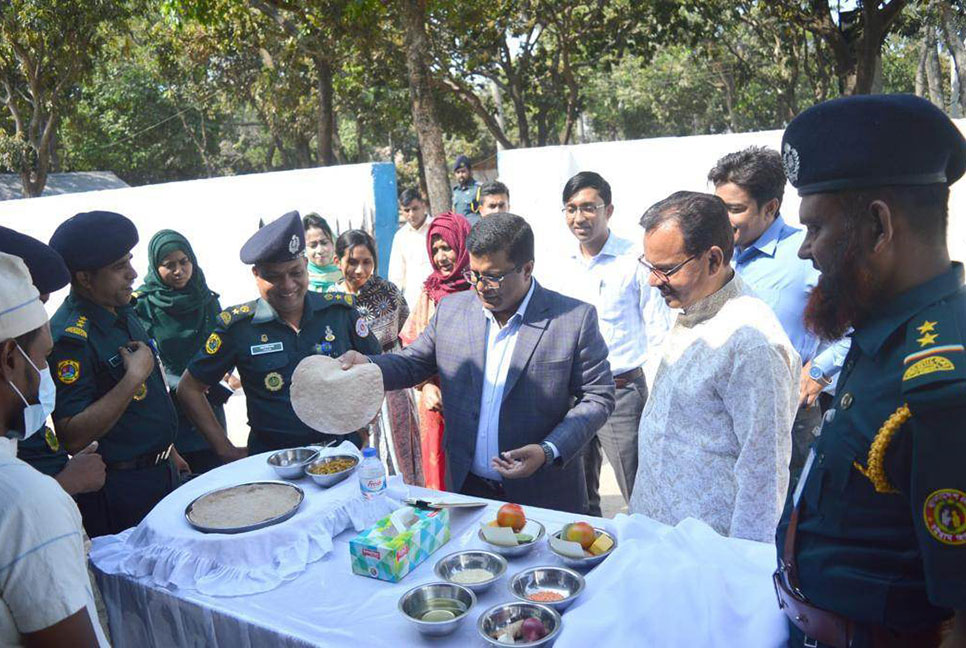 রাজশাহী কেন্দ্রীয় কারাগার পরিদর্শনে জেলা প্রশাসক