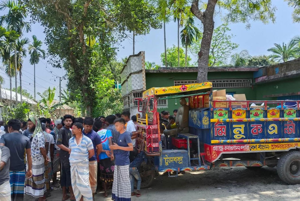 নাটোরের গুরুদাসপুরে নছিমনের ধাক্কায় শিশু নিহত