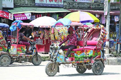 যান্ত্রিক রিকশায় অনিরাপদ সড়ক