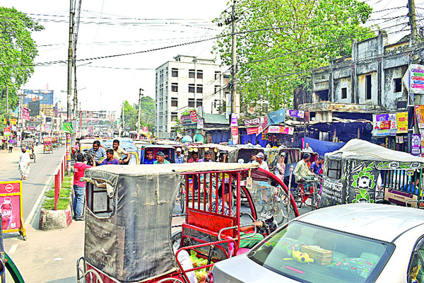 রংপুরে যানজটের দুর্ভোগ