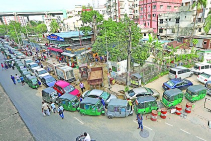 পাম্পে দীর্ঘ লাইন থাকছে না বিদ্যুৎ