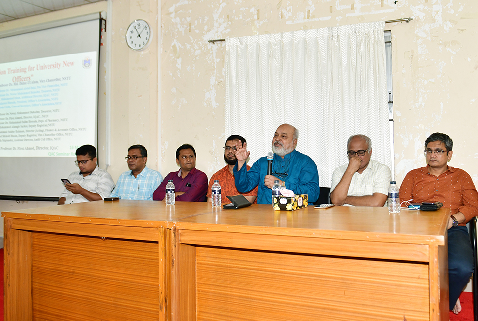 নোবিপ্রবিতে নবীন কর্মকর্তাদের নিয়ে প্রশিক্ষণ কর্মশালা