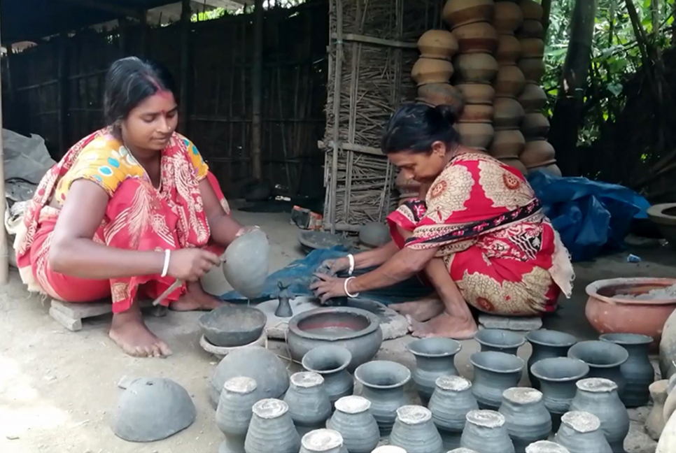 হারিয়ে যেতে বসেছে ঠাকুরগাঁওয়ে মৃৎশিল্প 