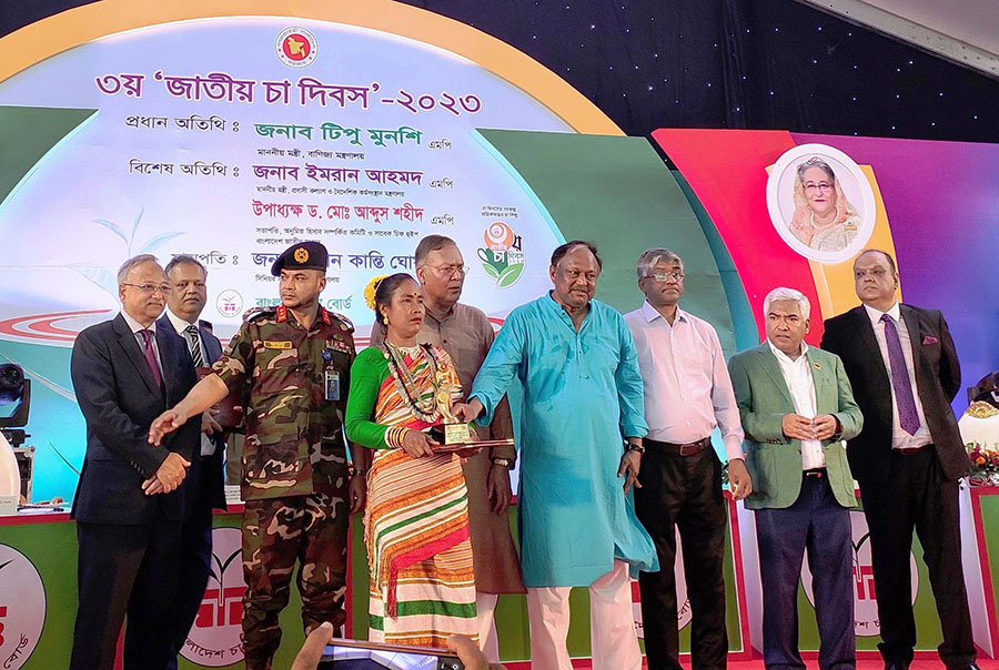 বঙ্গবন্ধুর স্পর্শ পাওয়া চা শিল্পকে এগিয়ে নিতে হবে: বাণিজ্যমন্ত্রী 