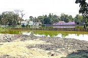 কুমিল্লা নগরীতে ভরাট হচ্ছে শতবর্ষী নারায়ণ পুকুর
