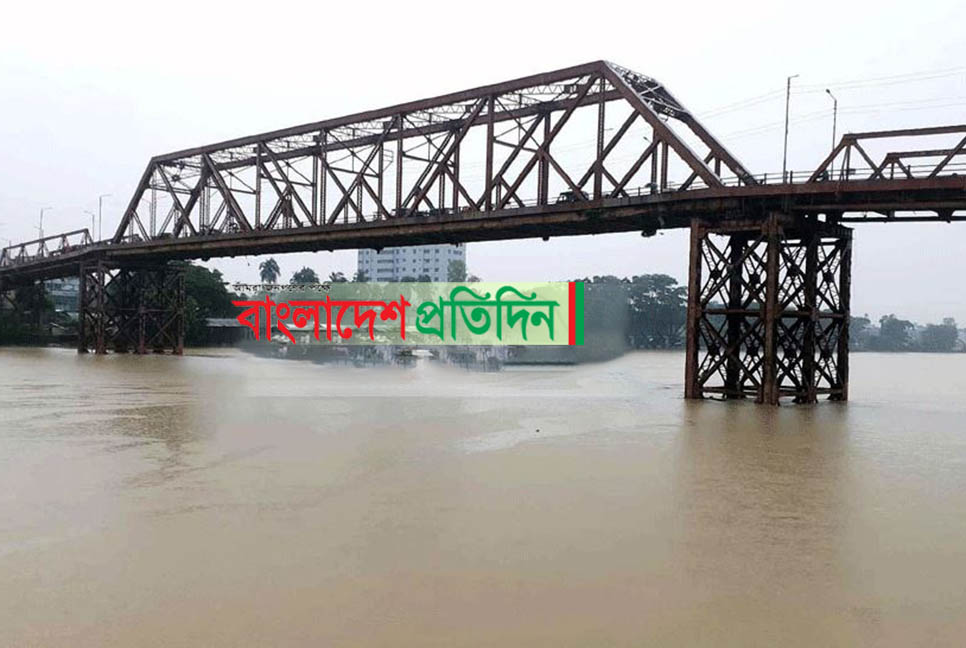 বাড়ছে সুরমার পানি, বন্যার আশঙ্কা

