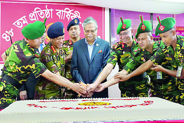 জনগণ থেকে বিচ্ছিন্ন করে নিরাপত্তা নয়