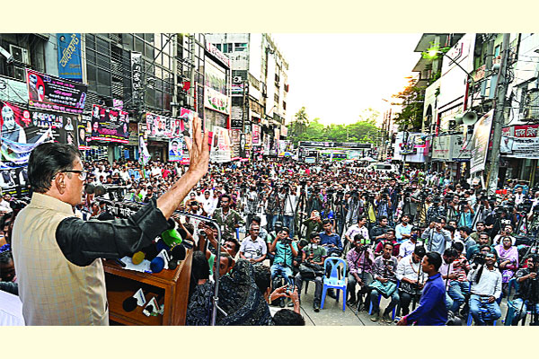 তারেক রহমানের পরিচালনায় সিরিজ বোমা হামলা : কাদের