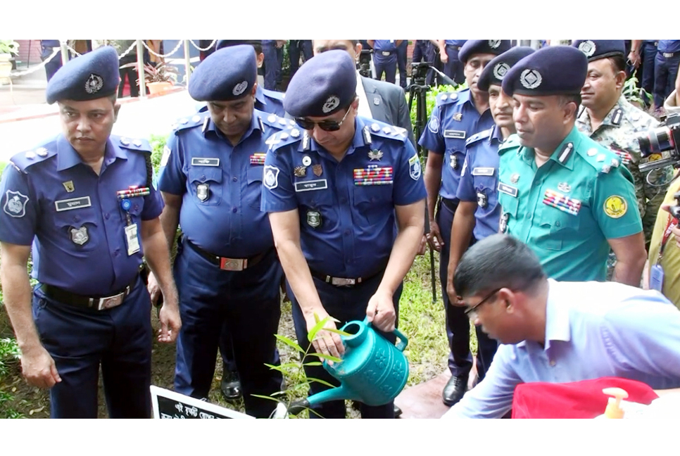 নির্বাচনে আইনশৃঙ্খলার চ্যালেঞ্জ মোকাবিলা করতে সক্ষম হব : আইজিপি

