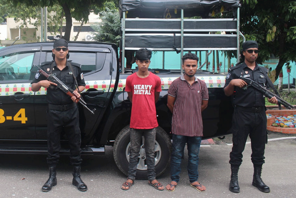 রাজধানীতে ৫০ কেজি গাঁজাসহ দুই কারবারি গ্রেফতার