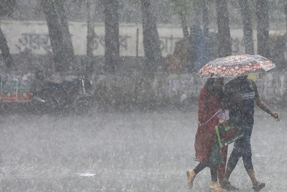 যে বৃষ্টি শীতের কথা বলে